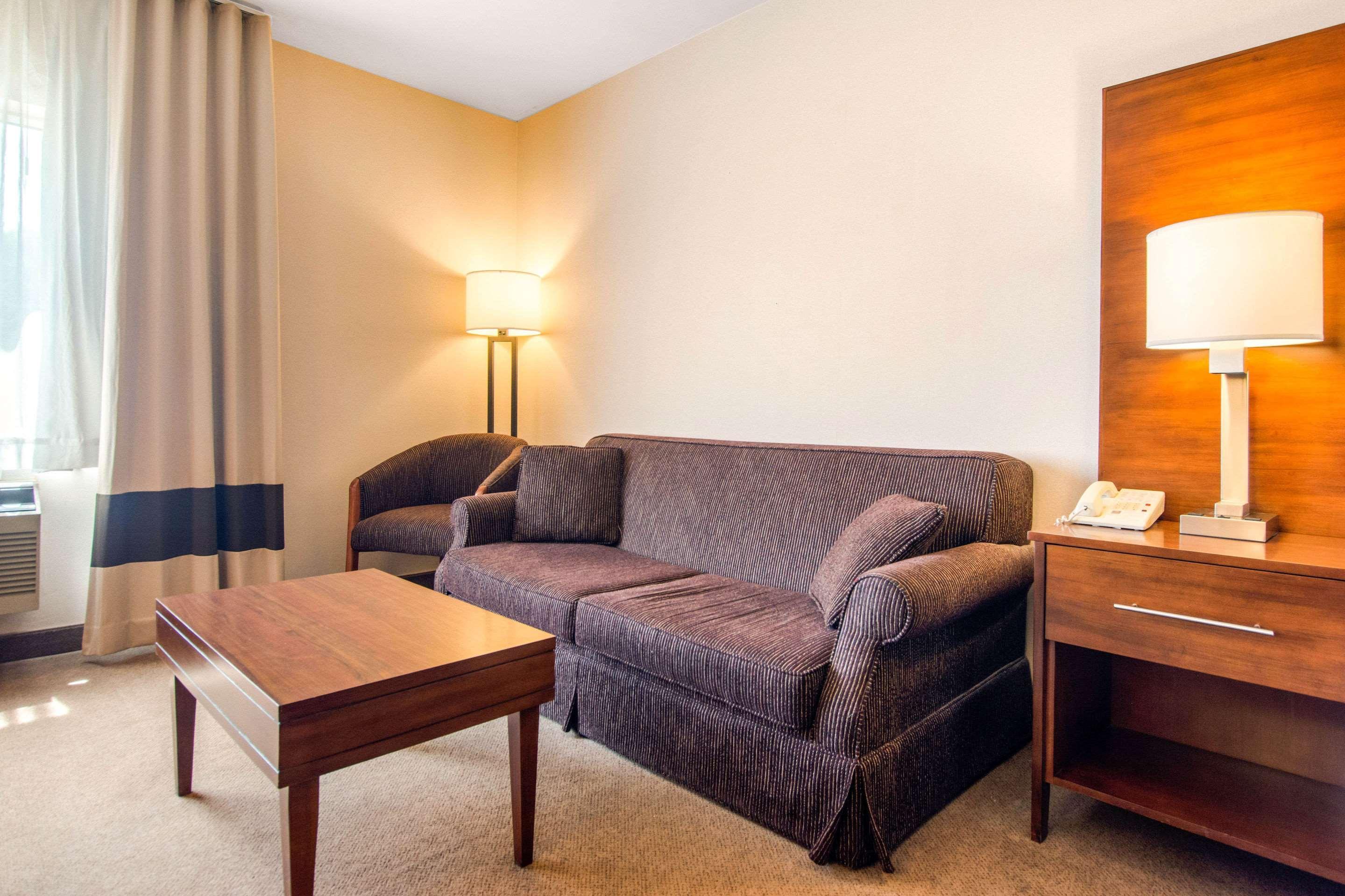 Comfort Inn & Suites Shawinigan Extérieur photo