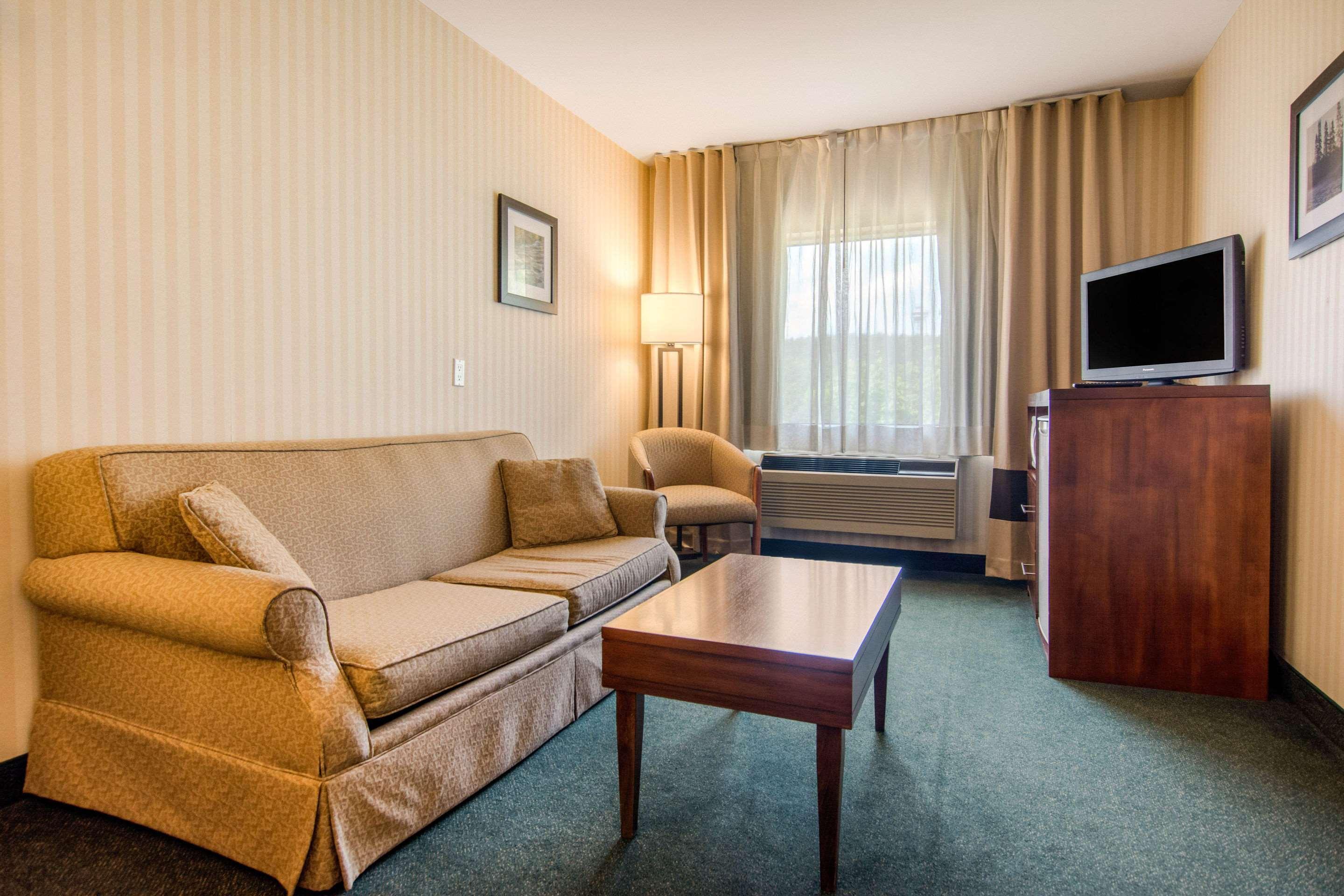 Comfort Inn & Suites Shawinigan Extérieur photo