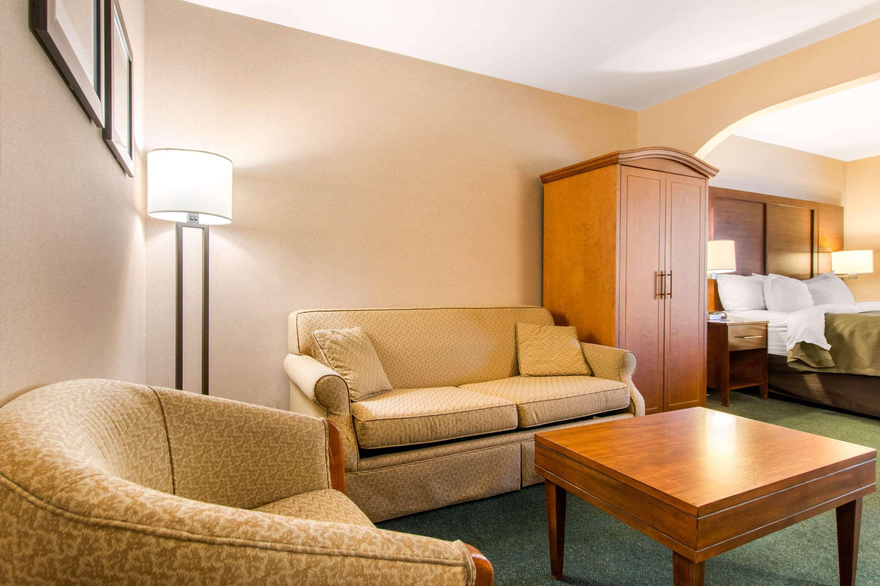 Comfort Inn & Suites Shawinigan Extérieur photo