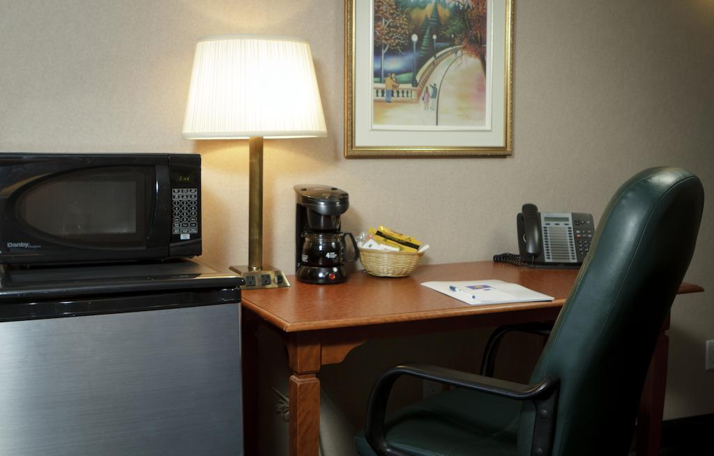 Comfort Inn & Suites Shawinigan Extérieur photo