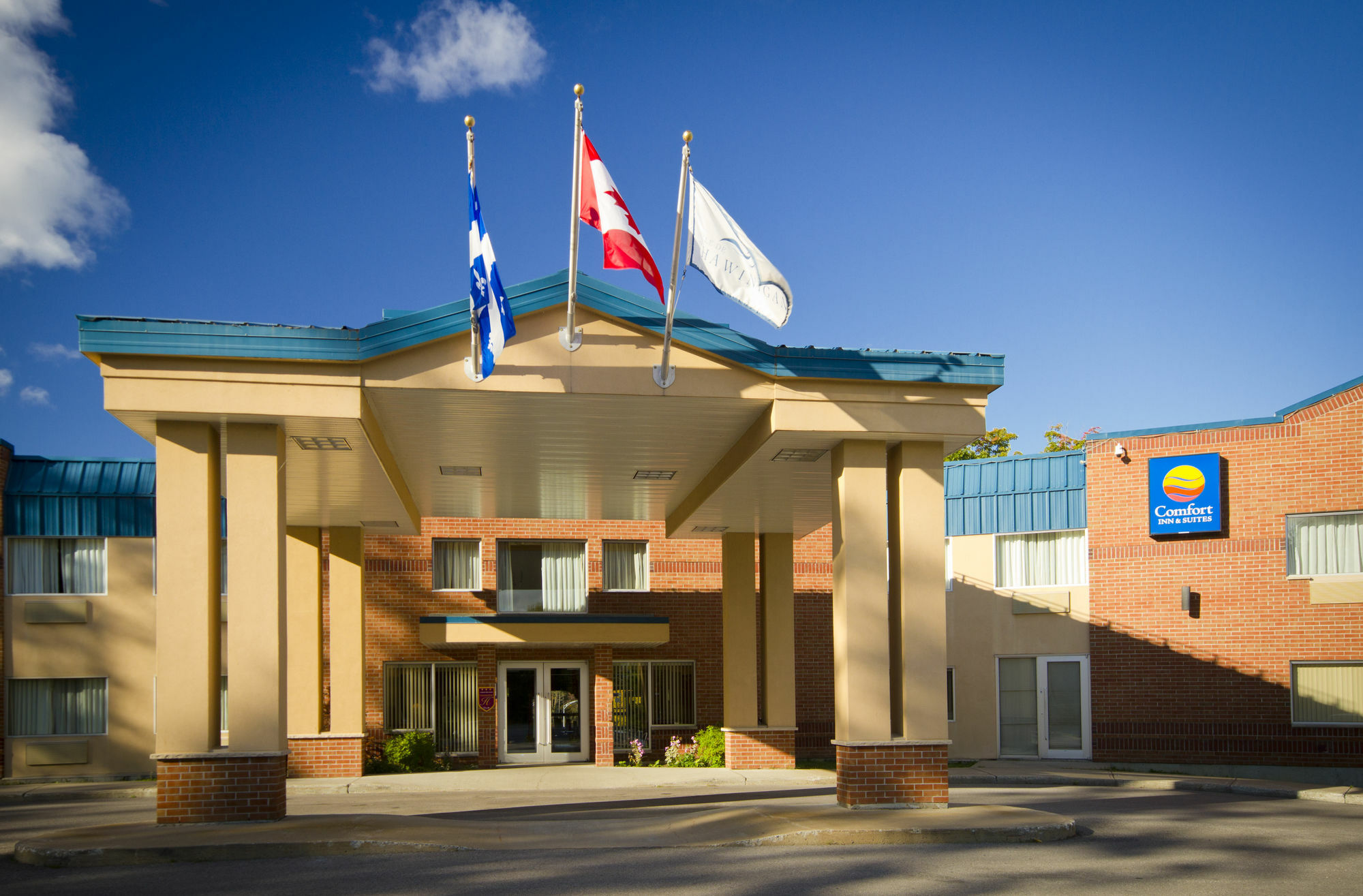 Comfort Inn & Suites Shawinigan Extérieur photo